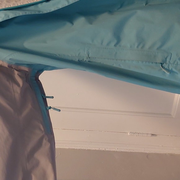 Blue and gray LLBean Rain Jacket - Picture 7 of 9